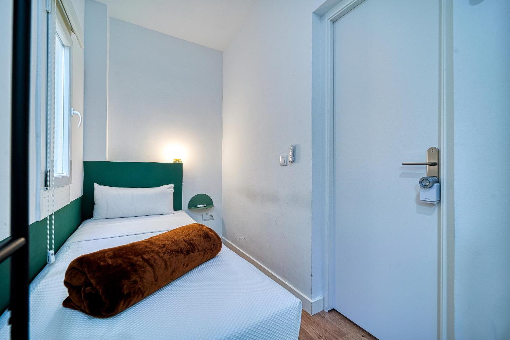 Angelitomad Hotel Madrid Exterior photo